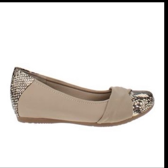 BareTraps Misty Ballet Flats Slip on Snakeskin accents Beige Comfort Shoe NEW - Picture 2 of 8